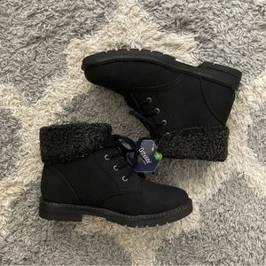 Sonoma Echidna Boots NWT